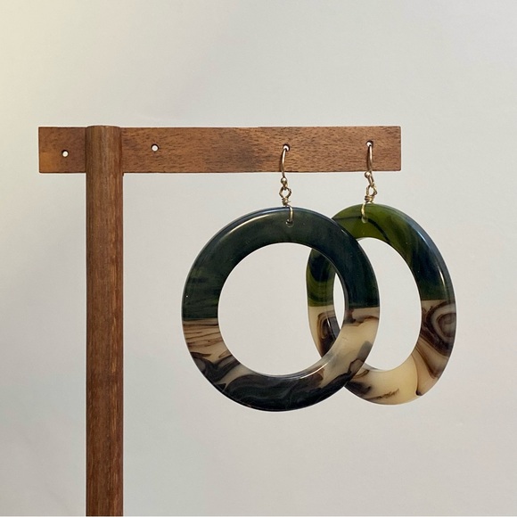 4/$15 Acrylic Green Chunky Lightweight Hoop Drop Earrings - Picture 2 of 4